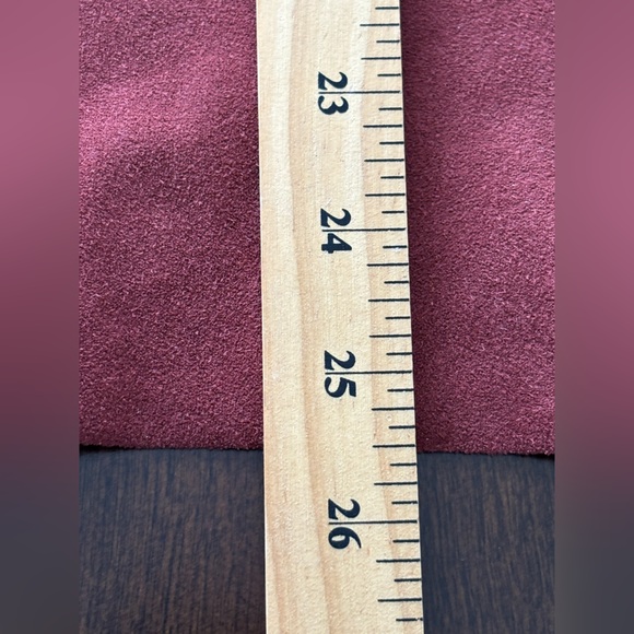 Wilfred Free Lis Vegan Suede Side Slit Midi Pencil Skirt 6
Burgundy/Plum Aritzia - Picture 10 of 12